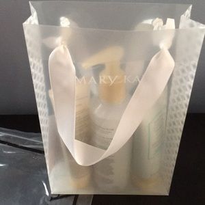 Mary Kay satin hands pampering set